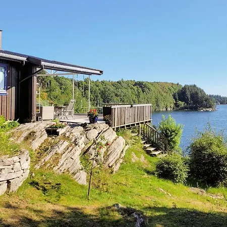 2 Bedroom Stunning In Forresfjorden * Sorvag (Tysvaer)