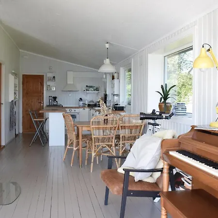 2 Bedroom Stunning In Forresfjorden
