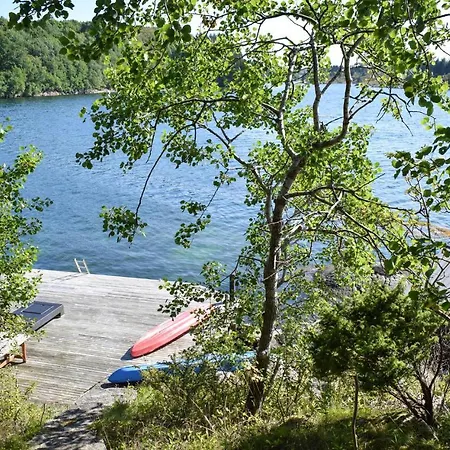 2 Bedroom Stunning In Forresfjorden Holiday home