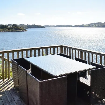 2 Bedroom Stunning In Forresfjorden Holiday home *