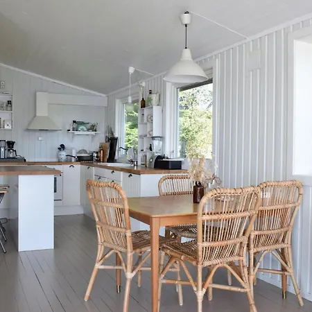2 Bedroom Stunning In Forresfjorden Sorvag (Tysvaer)