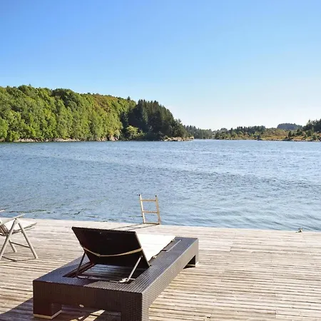 2 Bedroom Stunning In Forresfjorden Holiday home *